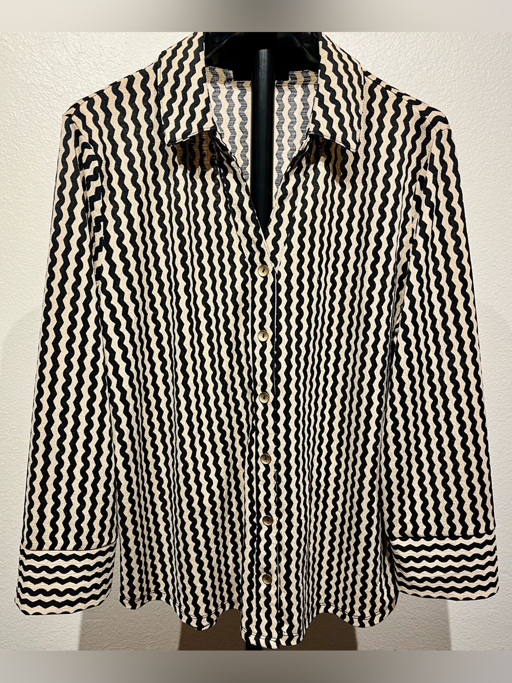 Fred David Black and Cream Wavy Stripe Button-Down Blouse - Size L (Women’s)